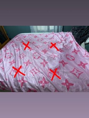 Pink Patterned Throw Blanket